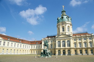 北京外国语大学德国留学预科班好申请吗？