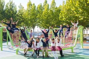 ���Ϲ���˫��ѧУ2022��1��8������У԰�����գ���ӭ�����������룡