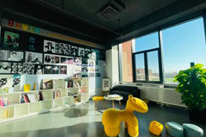 �����г���������ѧУ������γ���ʲô���ƣ�