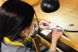 �����г���������ѧУ���������鱦���רҵ��