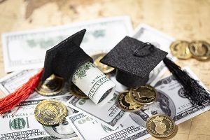 �ձ���ѧһ���Ŷ���Ǯ?