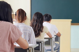 外交学院3+2留学允许中专生报考吗？