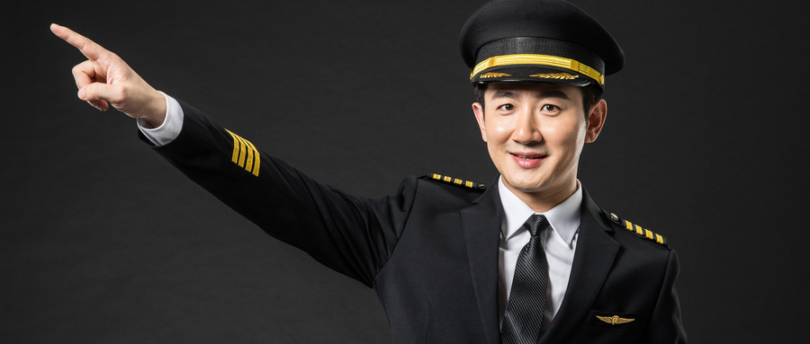 攝圖網_501370607_wx_飛行員機長(企業商用).jpg