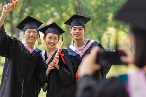 哈尔滨工程大学继续教育学院空乘专业的学费多少，口碑怎样？