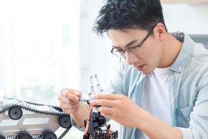 工业机器人专业毕业后能干什么,就业前景怎么样?