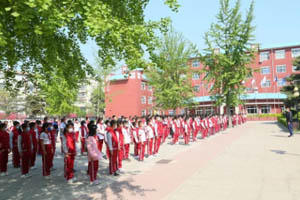 ������ʵ��ѧУ