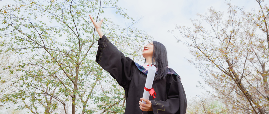 㶫عظ߿200ʲôѧУ