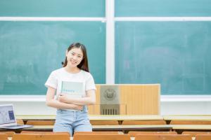 中国科学院大学重庆学院一行到江北中学商讨合作办学