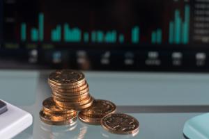 高考300分能学国际经济与贸易专业吗?