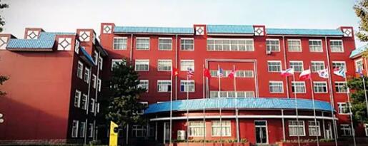 ������ʵ��ѧУ