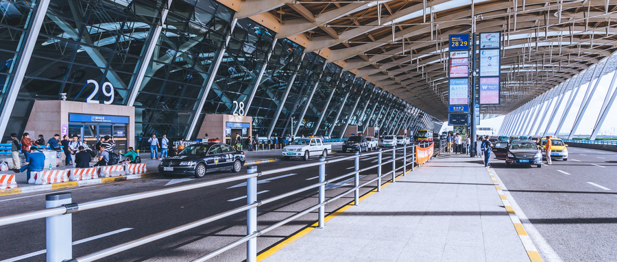 没有参加高考能报高铁乘务专业吗?