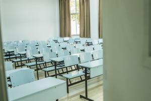 安徽新华学院科技学院学费是多少？是否值得读？