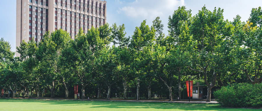 初中生在内蒙古上大学需要多少钱?