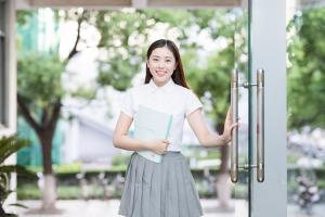 湖北工业大学继续教育学院培训费一年多少钱？