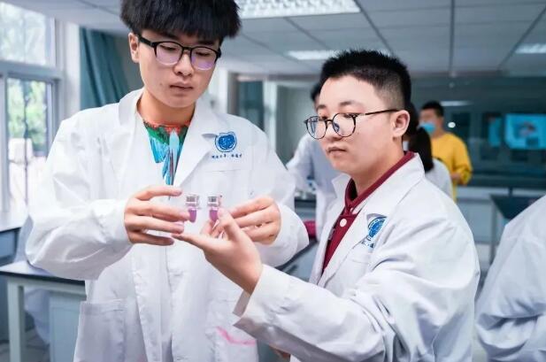 北京新府学外国语学校