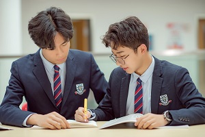 北京市朝阳区赫德学校是走读还是住校