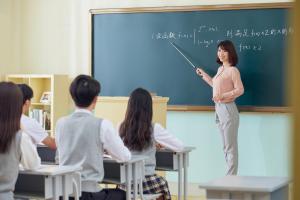 2025年中国海洋大学海外交流中心国际航空服务专业报考条件