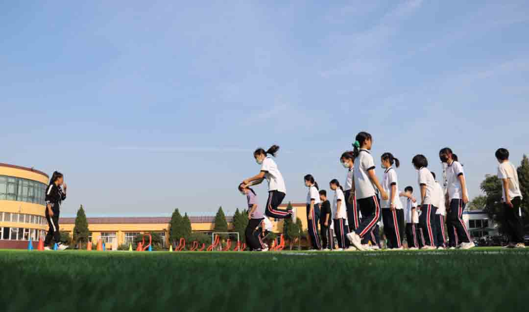 就读于三河市燕桥学校要户籍吗？可以参加河北高考吗？