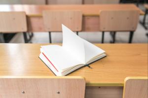 大连海事大学继续教育学院是民办吗？