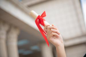 西安外国语大学国际学院是公办还是民办？