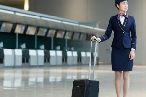 航空服务专业近视眼能报吗?