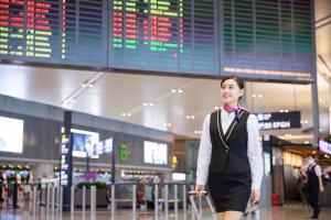 2025年报考航空服务专业有什么要求?