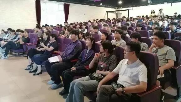 清华志清中学国际部开学典礼6.jpg