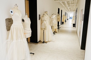 �����������������뱱����װѧԺ��ʲô��ϵ?