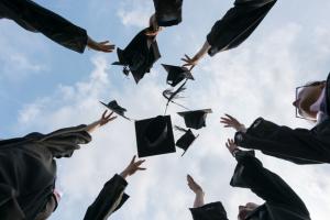 上海立达学院继续教育学院航空服务专业招中专生吗？