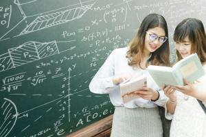 西南林业大学外国语学院航空服务专业招中专生吗？