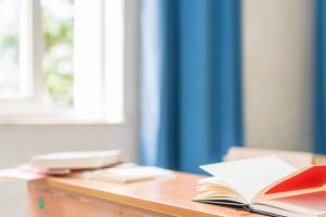 北京工商大学嘉华学院自主招生是助学班吗？