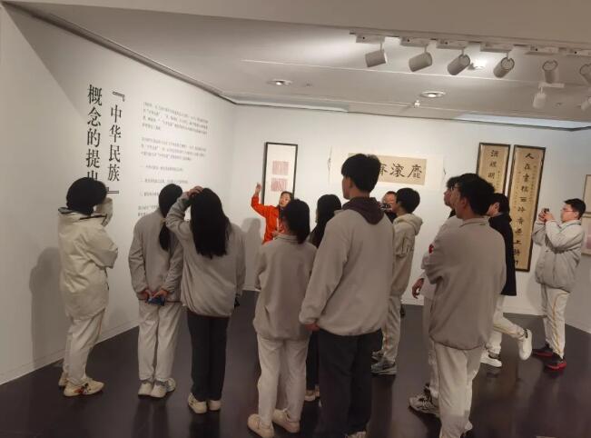 ��������ѧУ���޸���