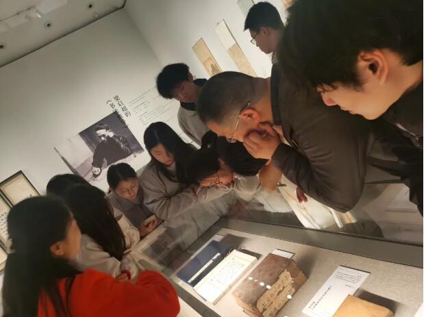 ��������ѧУ���޸���