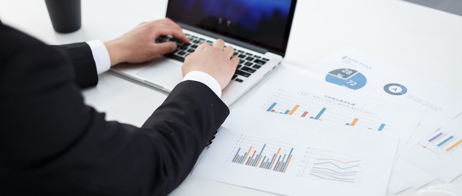 网络安全专业确实备受关注,并且在某种程度上可以称为热门专业。然而,我们也应该审视其中的过度追捧现象,并警惕行业面临的挑战。只有真正热爱技术、不断学习和提升自己的人才,才能在网络安全领域取得长久的成功。