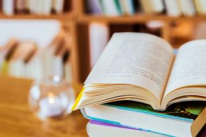 湖北第二师范学院自考本科助学班可不可以学俄语？