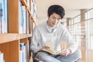 2025年广西300分能上几本?