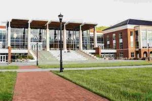 2024年北京市实验外国语学校高中部价格明细一览！