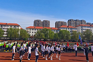 2024年华油荣德小学开展第五届春季趣味运动会！
