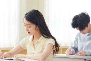 300���Ӿ��������רҵ����ѡ���ԺУ����Щ��