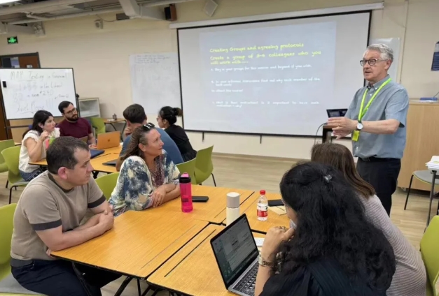 �����쵼����ѵ�γ�