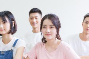 ��ѩ��̸���õ�ѡ����ϣ��ĸ�ѡ�������Կ���