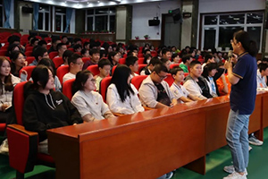北京怀柔索兰诺中学开展英语学科学法指导系列讲座！