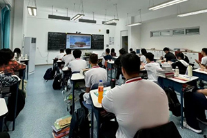 北京怀柔索兰诺中学2024-2025学年度第一学期第2周升旗仪式！