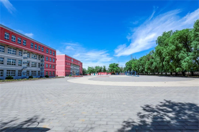 私立学校配图
