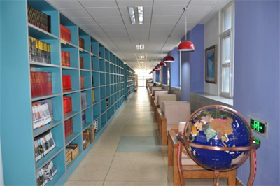 �����еڰ���ѧ������У���ʲ�