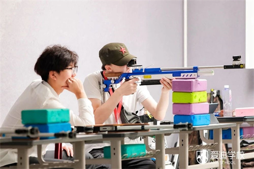 �����＾�˶���