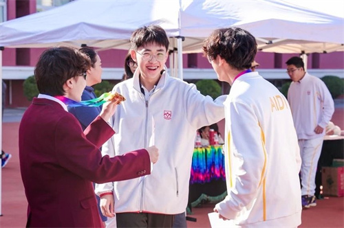 �����＾�˶���