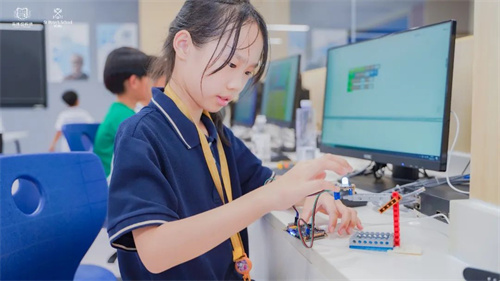 英雅盛彼德学校科技探秘日