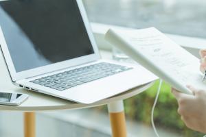 �ӱ��г�Ӫ��רҵר��ԺУ����