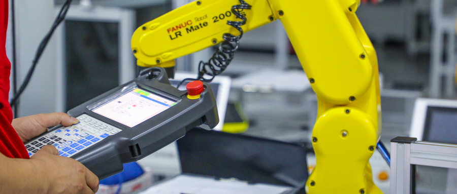 根据2024年飞机电子设备维修专业大学排名及录取分数线显示:长沙航空职业技术学院2024年飞机电子设备维修专业录取最低分为472分,长沙航空职业技术学院全国大学排名第1601名。上海电子信息职业技术学院2024年飞机电子设备维修专业录取最低分为438分,上海电子信息职业技术学院全国大学排名第2316名。张家界航空工业职业技术学院2024年飞机电子设备维修专业录取最低分为432分,张家界航空工业职业技术学院全国大学排名第2531名。本文整理了2024年飞机电子设备维修专业大学排名及录取分数线情况,供2025届考生参考。